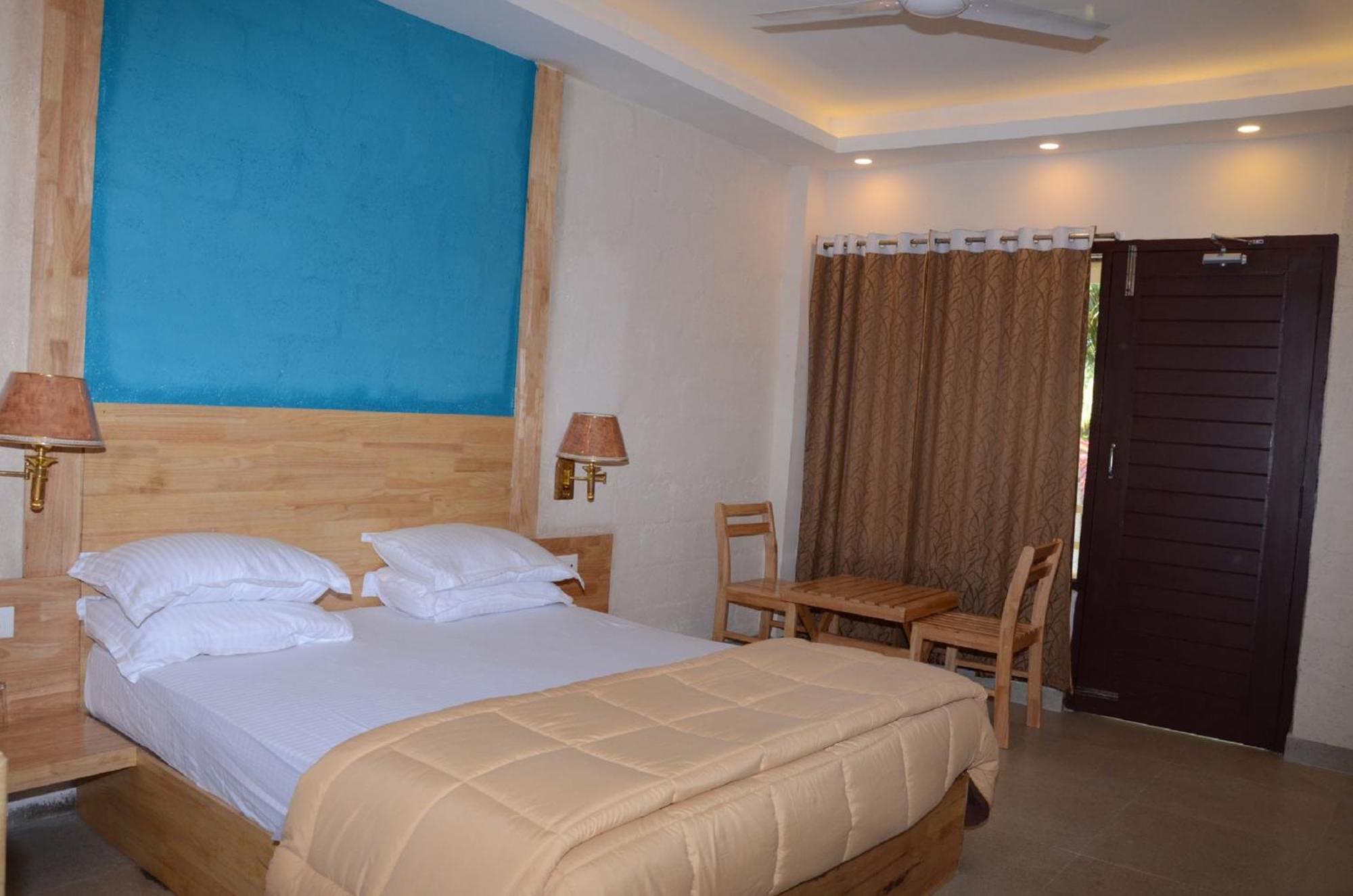 Coconhuts Beach Resort Lakshmanpur Экстерьер фото