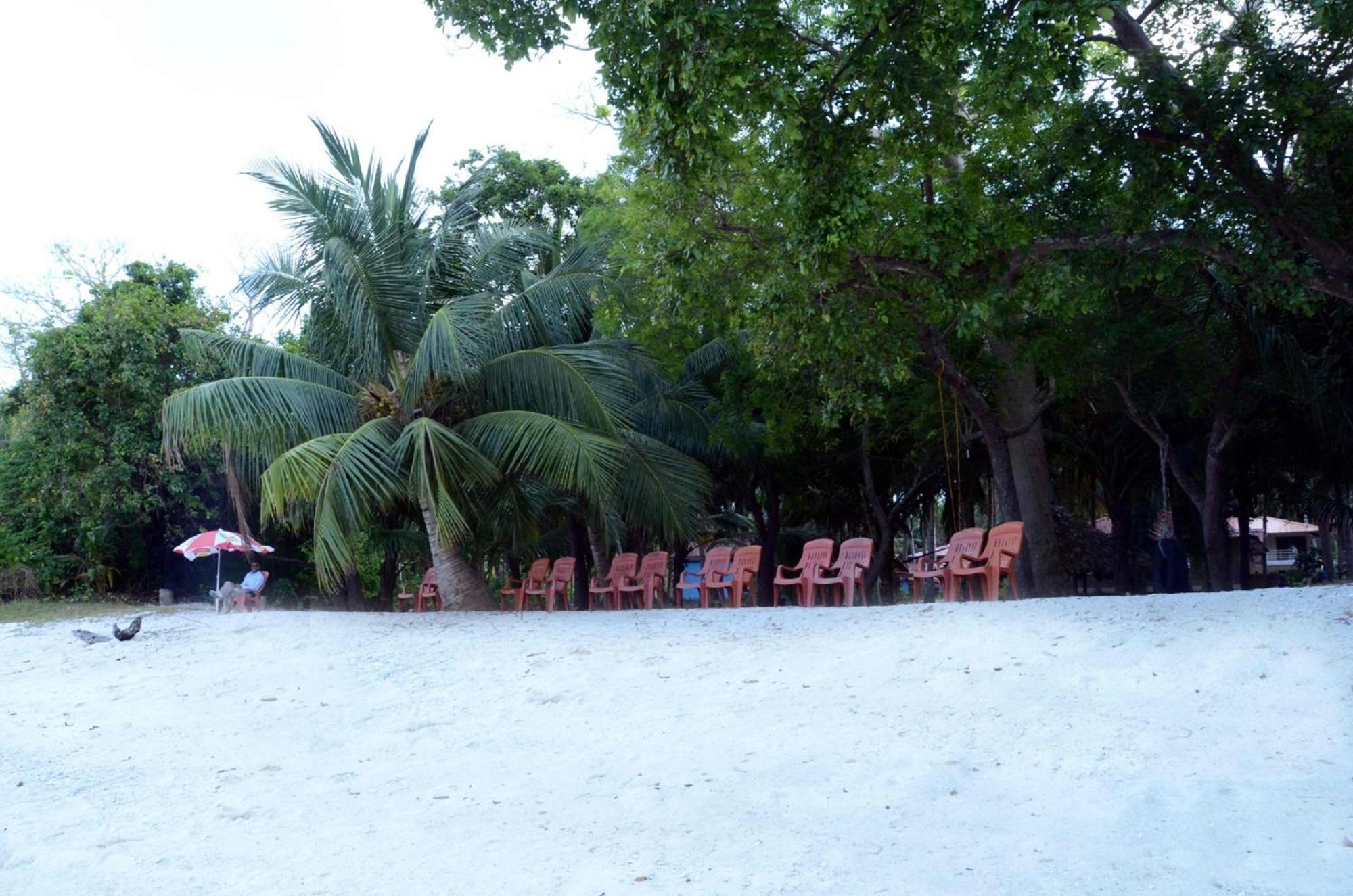 Coconhuts Beach Resort Lakshmanpur Экстерьер фото